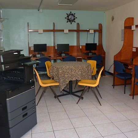סן חרמן Hostal Universitario מראה חיצוני תמונה