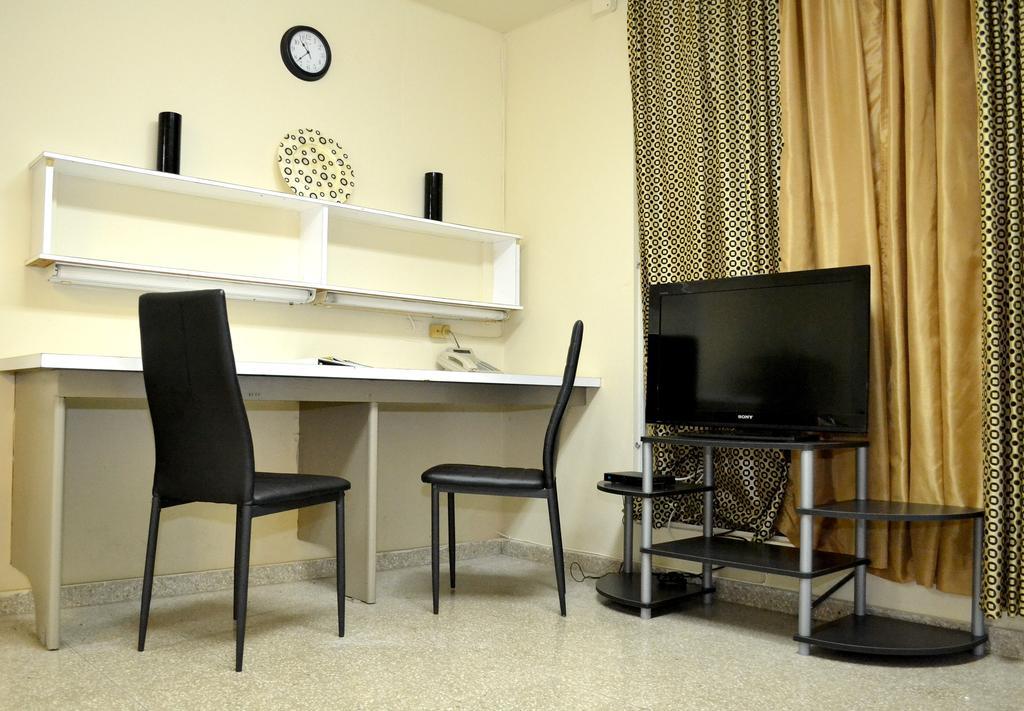 סן חרמן Hostal Universitario מראה חיצוני תמונה