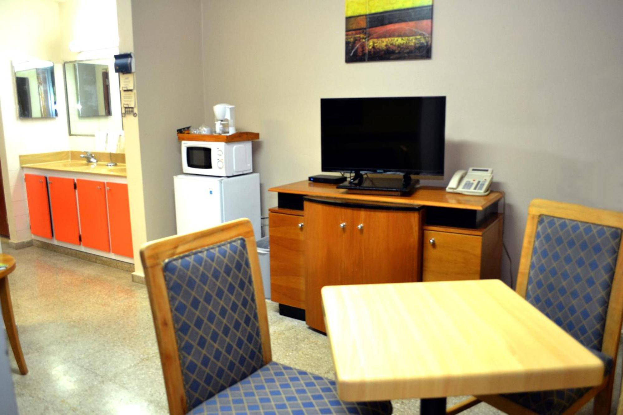 סן חרמן Hostal Universitario מראה חיצוני תמונה