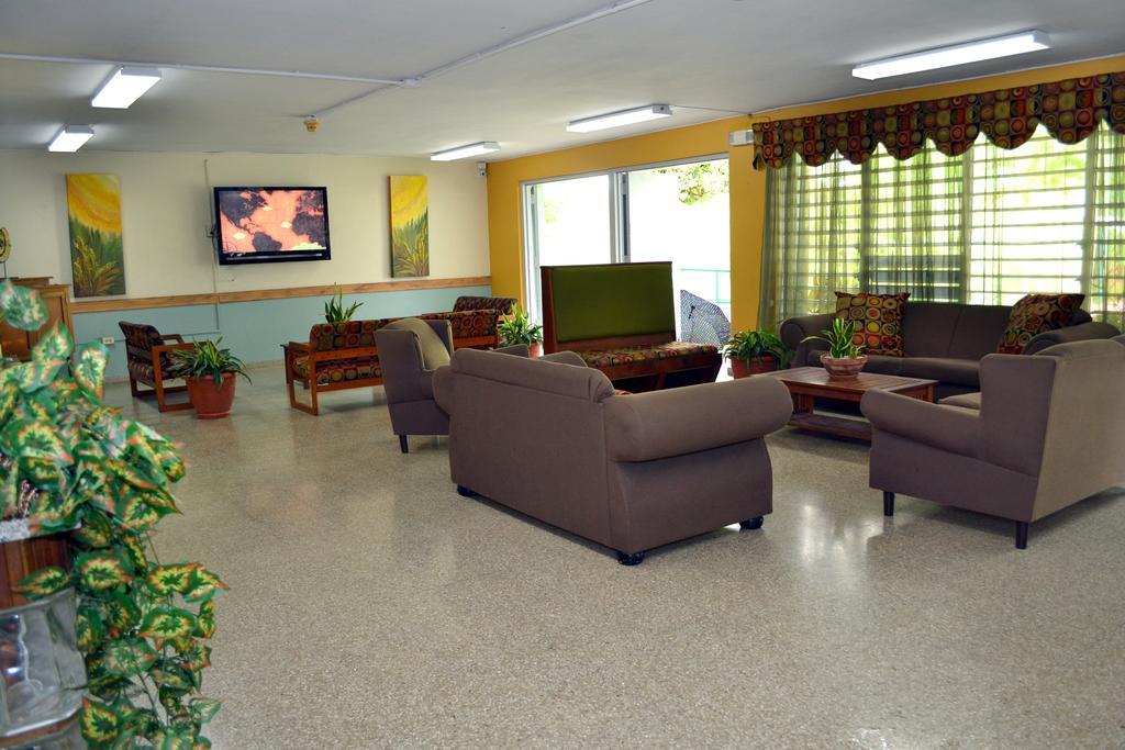 סן חרמן Hostal Universitario מראה חיצוני תמונה
