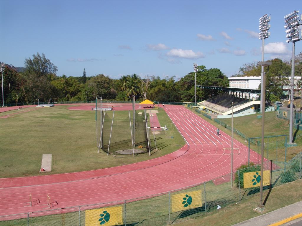 סן חרמן Hostal Universitario מראה חיצוני תמונה