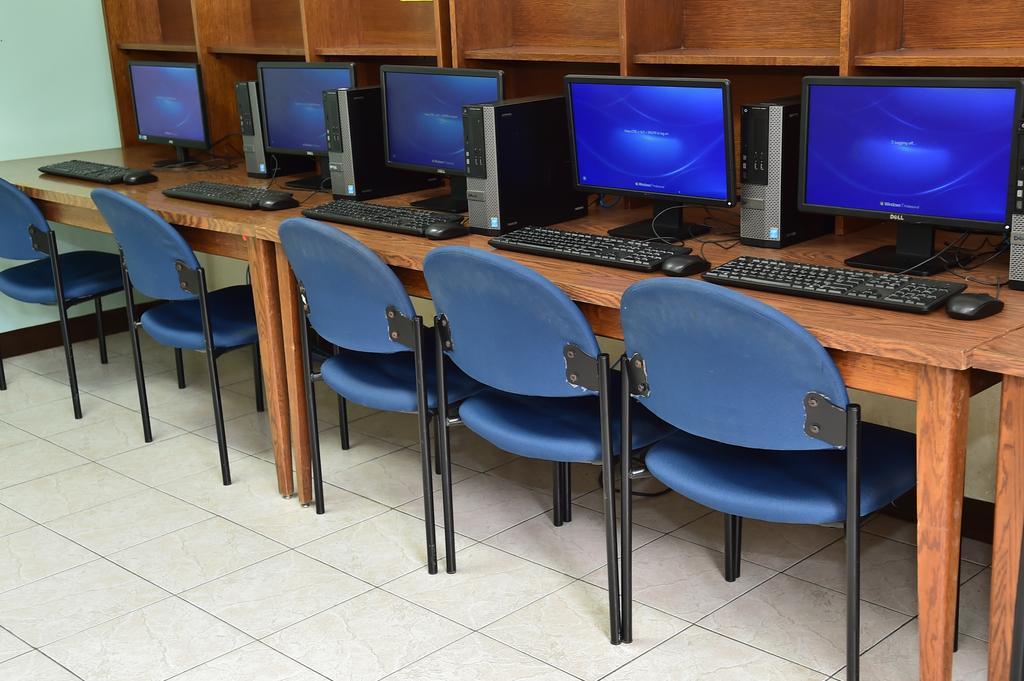 סן חרמן Hostal Universitario מראה חיצוני תמונה